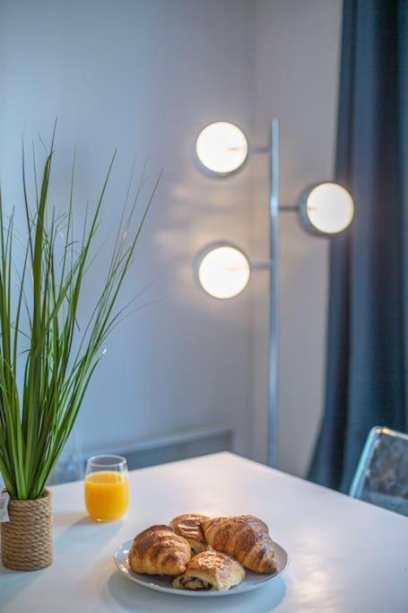 Grand 2 Pieces Balcon Parking Porte Paris Aubervilliers Exterior foto