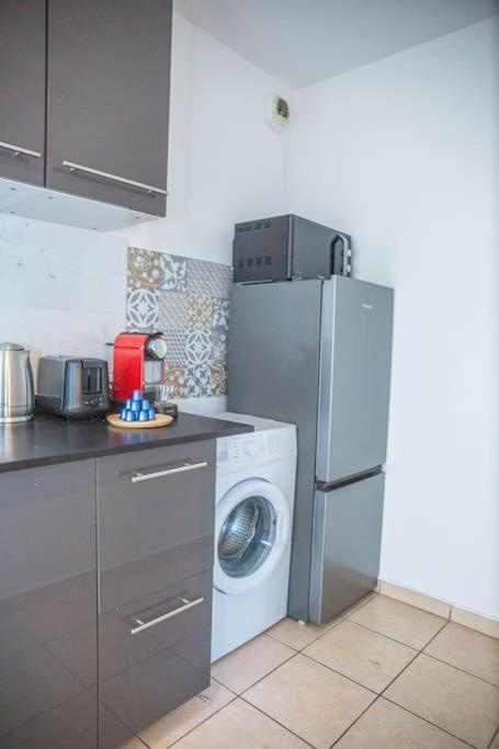 Grand 2 Pieces Balcon Parking Porte Paris Aubervilliers Exterior foto