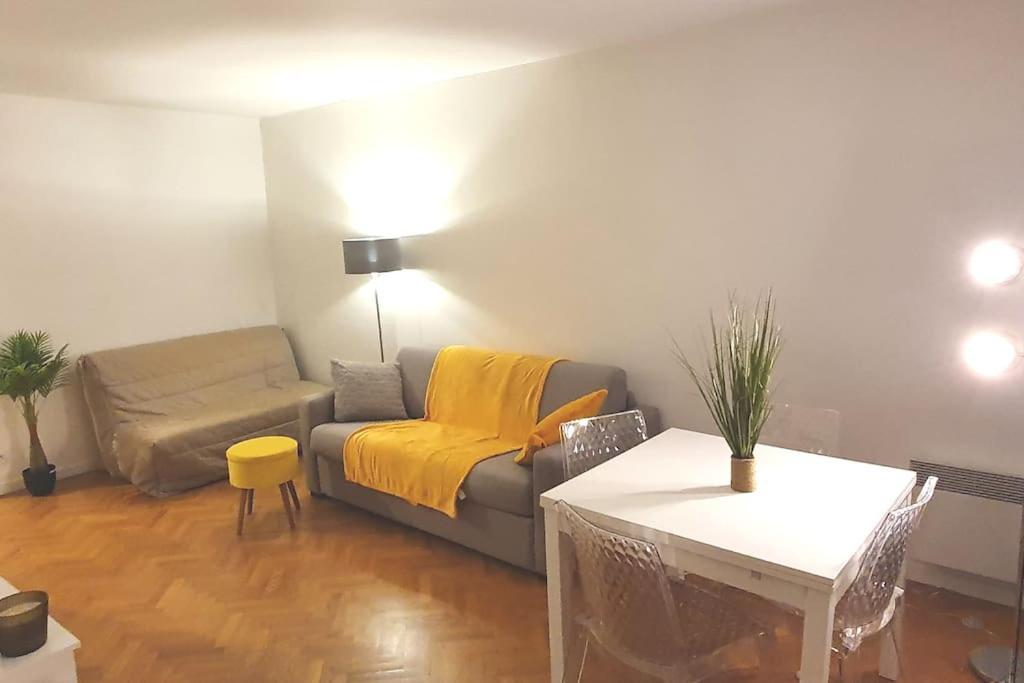 Grand 2 Pieces Balcon Parking Porte Paris Aubervilliers Exterior foto